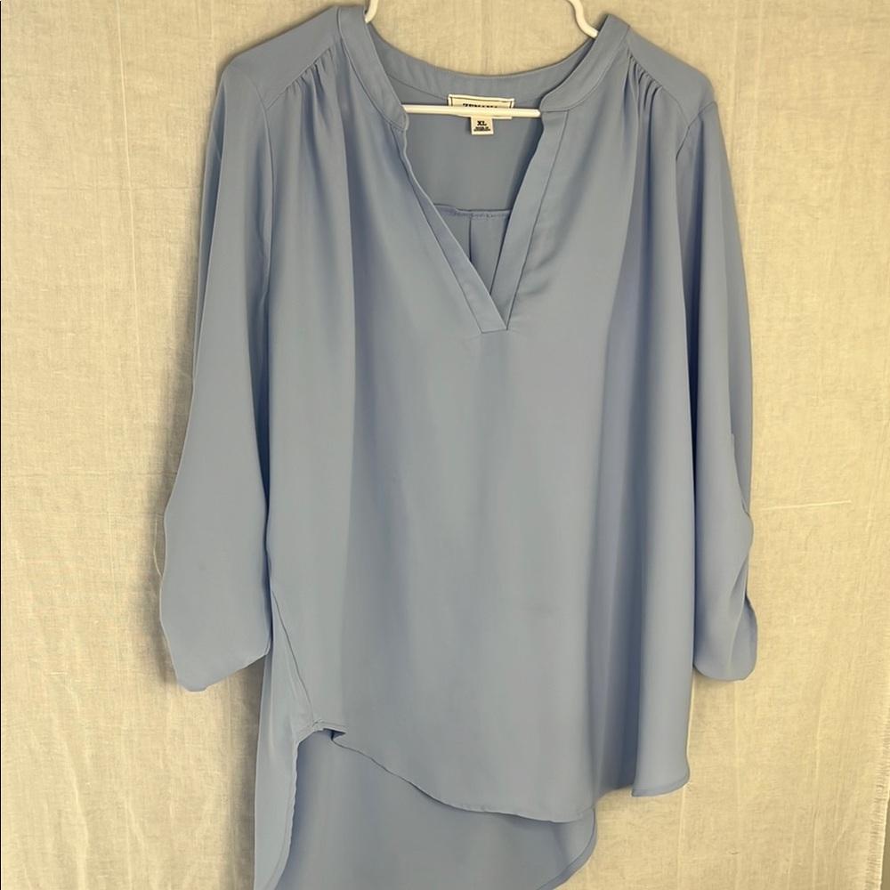 Zenana Outfitters Blue Asymmetrical 3/4 Sleeve Blouse. CAJA # 1 A
